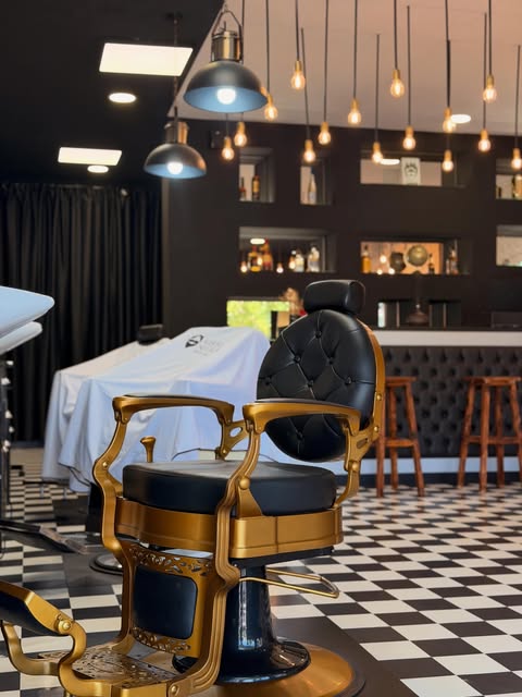 Cadeira de barbeiro na Barba Negra Batalha